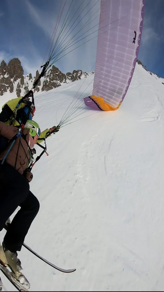 Posé de stab en parapente biplace